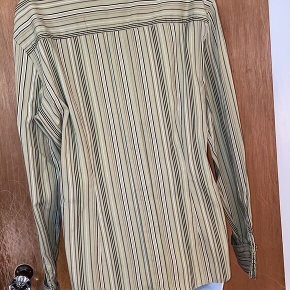 New York&Co blouse! EUC! Button down! Size XL! Green! Great for any occasion - Picture 4 of 5